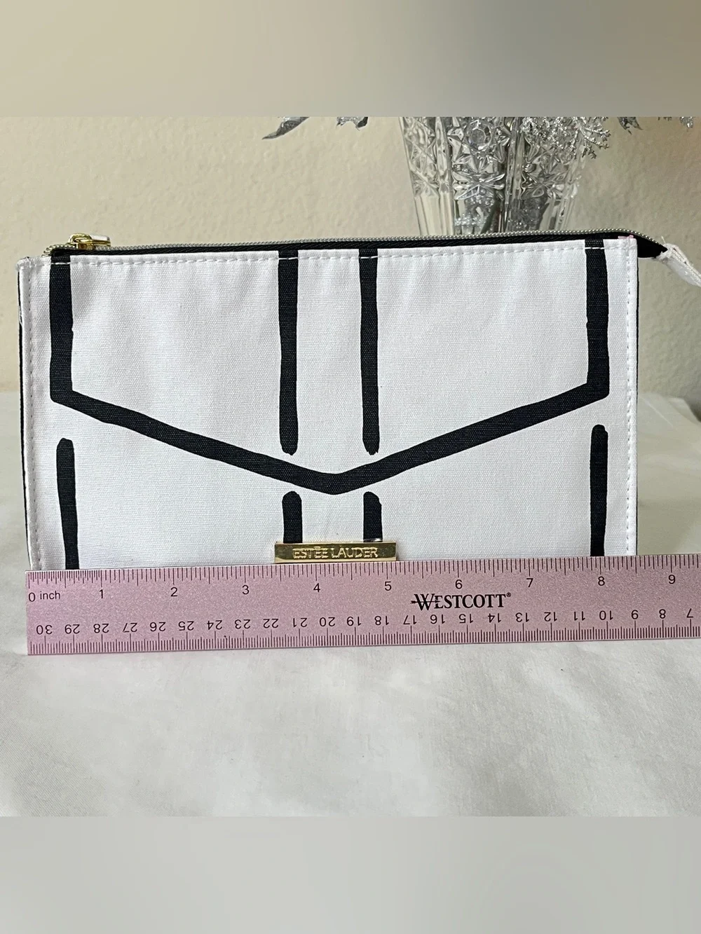 Estee Lauder Pure Color Sculpting Eyeshadow Palette Mascara and Cosmetic Bag